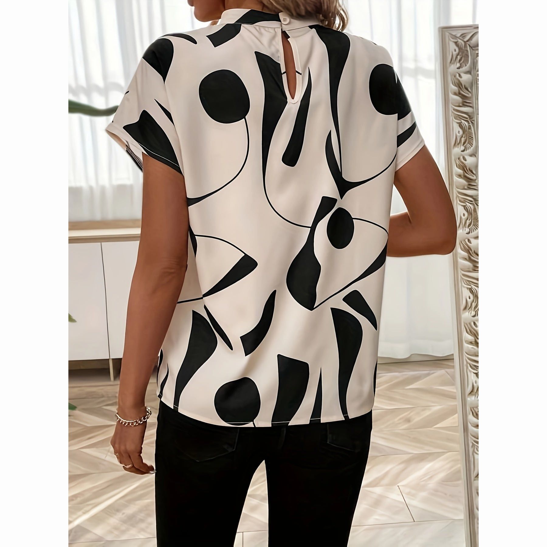 Esmee - Blouse Met Abstracte Print en Opstaande Hals