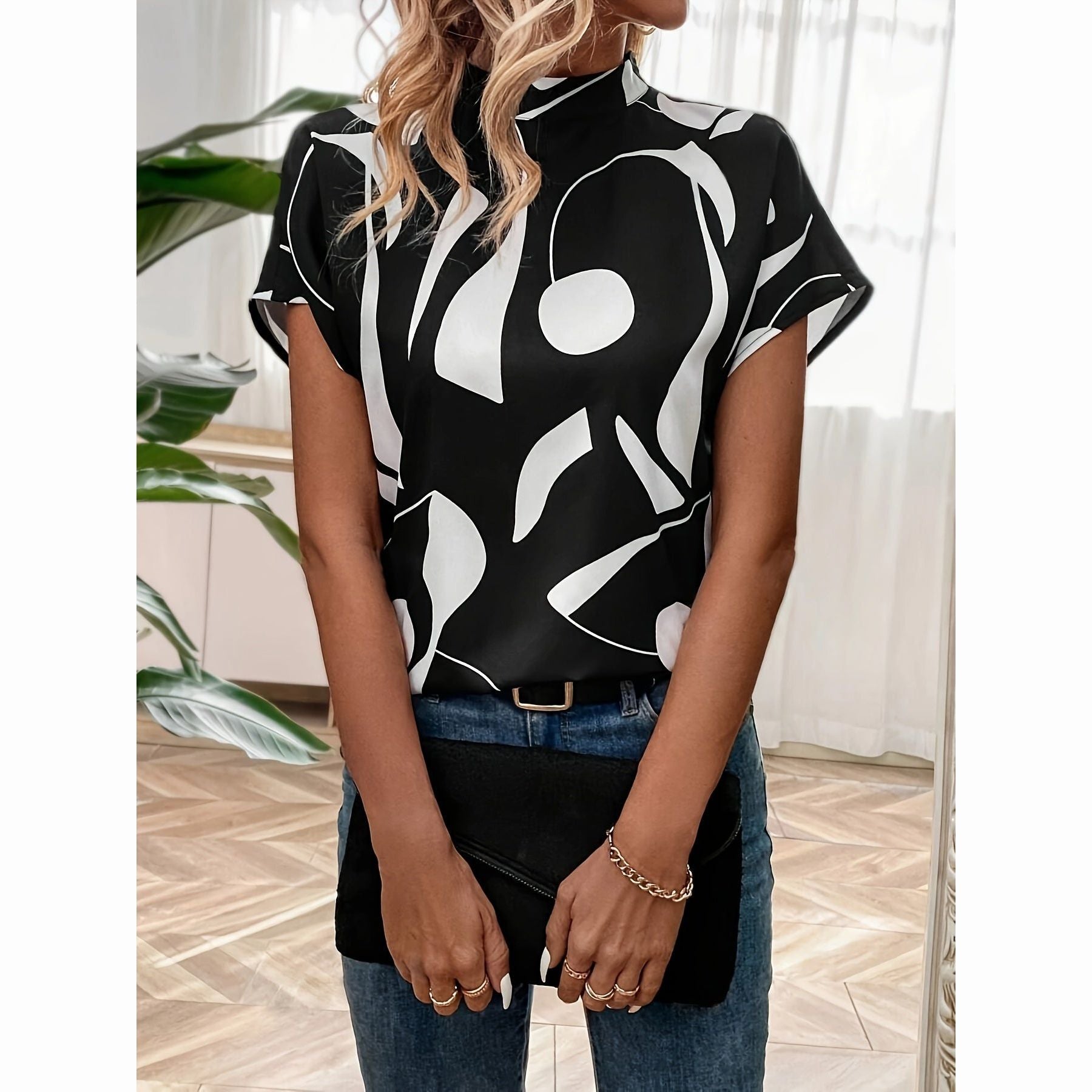 Esmee - Blouse Met Abstracte Print en Opstaande Hals