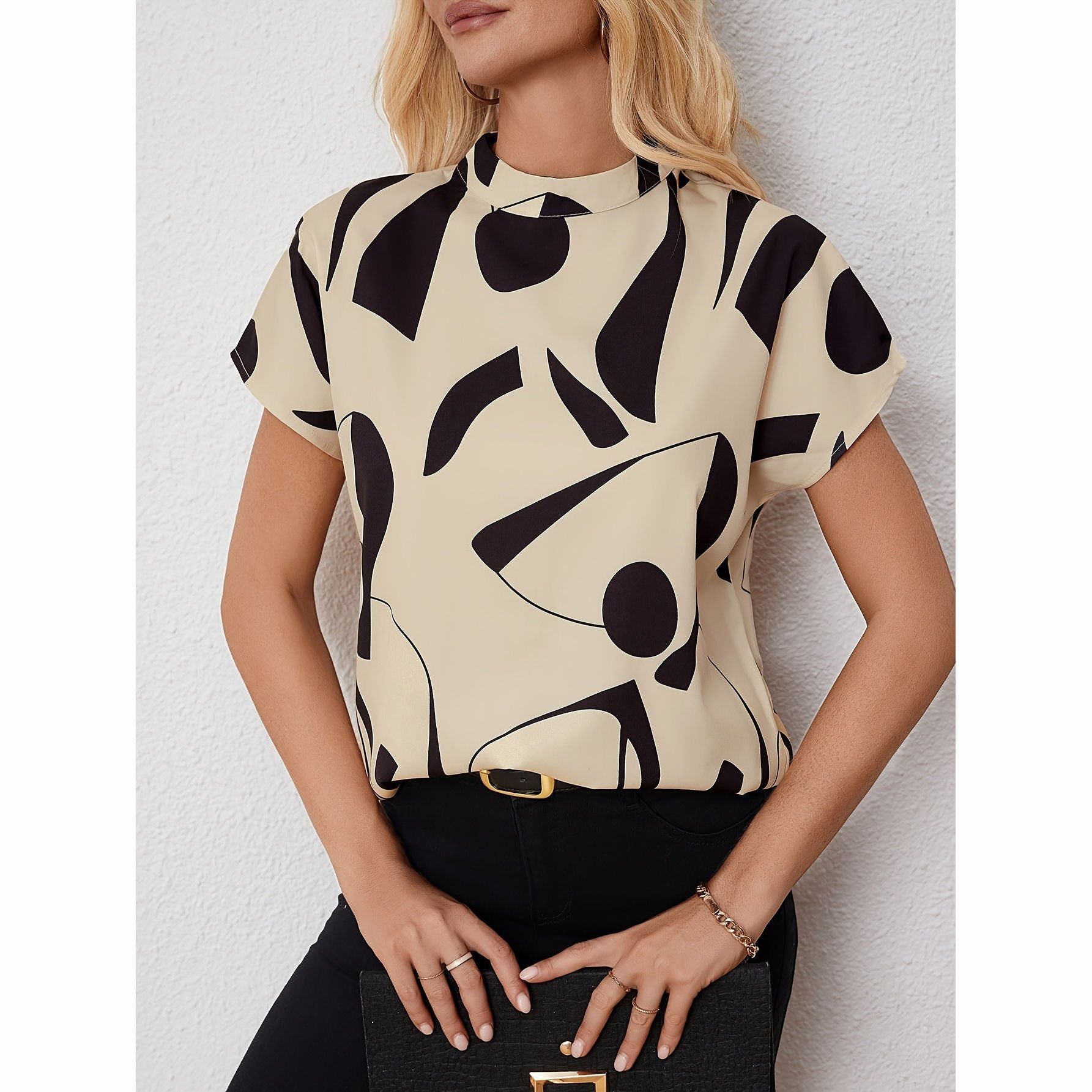 Esmee - Blouse Met Abstracte Print en Opstaande Hals